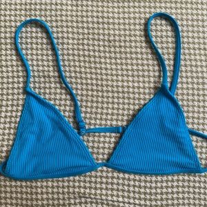 Frankie’s Bikinis blue ribbed bikini top M